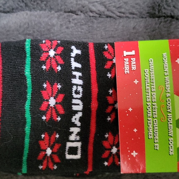 NWT! Women's Warm & Cozy Holiday Socks! - Picture 3 of 6